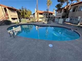 Photo #1: 2678582 Listing 