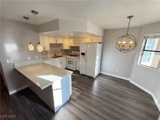 Photo #4: 2678582 Listing 