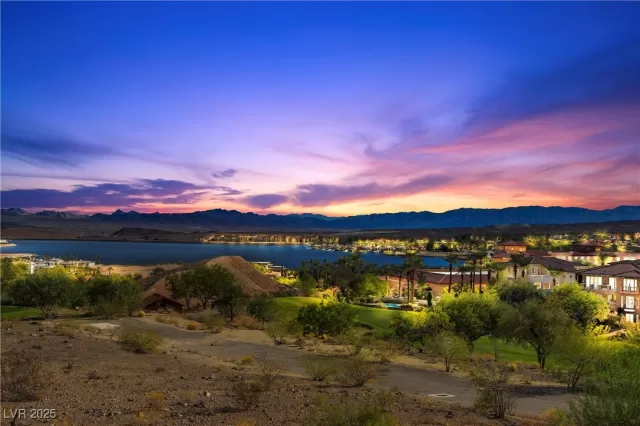 MLS: 2678613 Condo For Sale