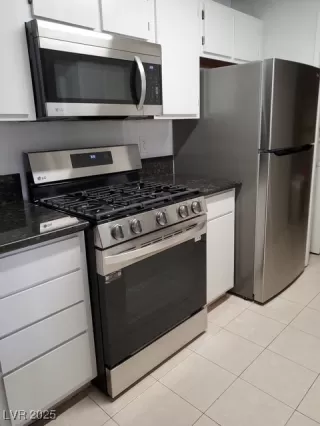 Photo #3: 2678648 Listing