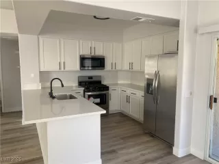 Photo #1: 2678673 Listing 