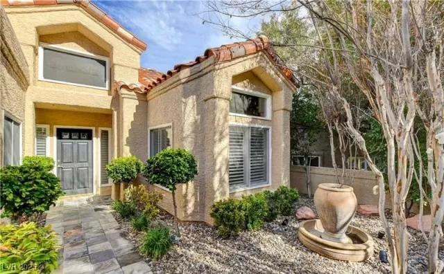 MLS: 2678674 Condo For Sale