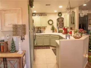 Photo #5: 2678699 Listing