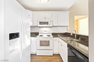 Photo #3: 2678752 Listing