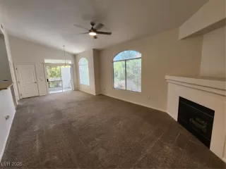 Photo #3: 2678785 Listing