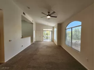 Photo #4: 2678785 Listing