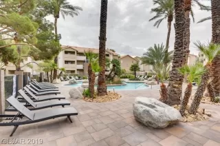 Photo #5: 2678796 Listing