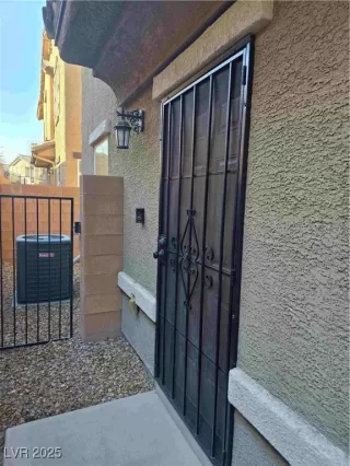 Photo #2: 2678821 Listing 