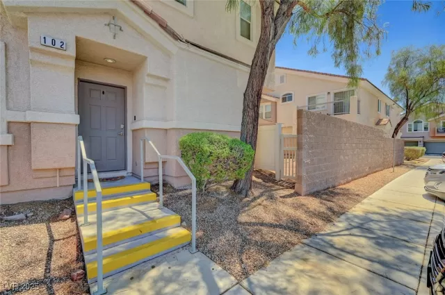 MLS: 2678827 Condo For Sale