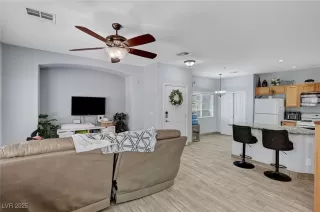 Photo #6: 2678827 Listing