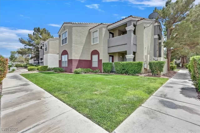 MLS: 2678834 Condo For Sale