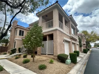 Photo #2: 2678843 Listing 