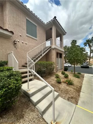 Photo #3: 2678843 Listing 