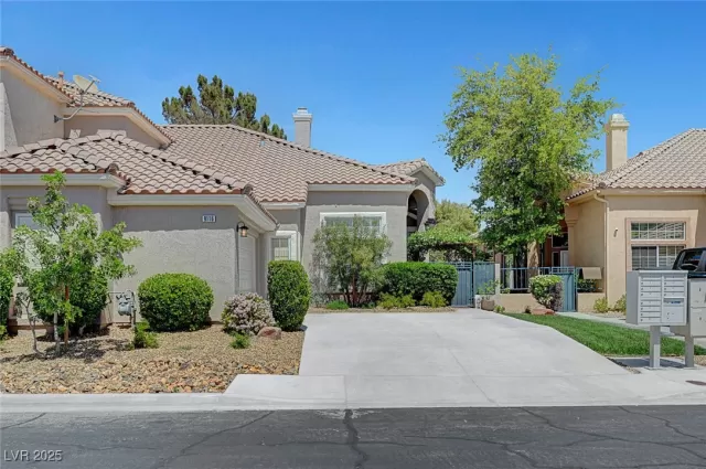 MLS: 2678850 Condo For Sale