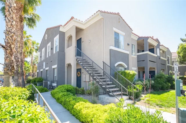 MLS: 2678867 Condo For Sale