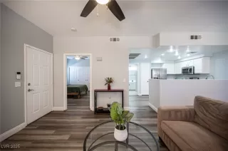 Photo #3: 2678867 Listing