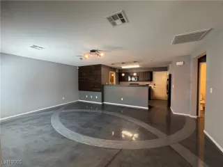 Photo #3: 2678871 Listing 