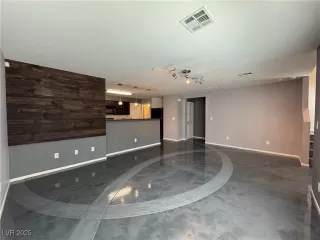 Photo #5: 2678871 Listing 