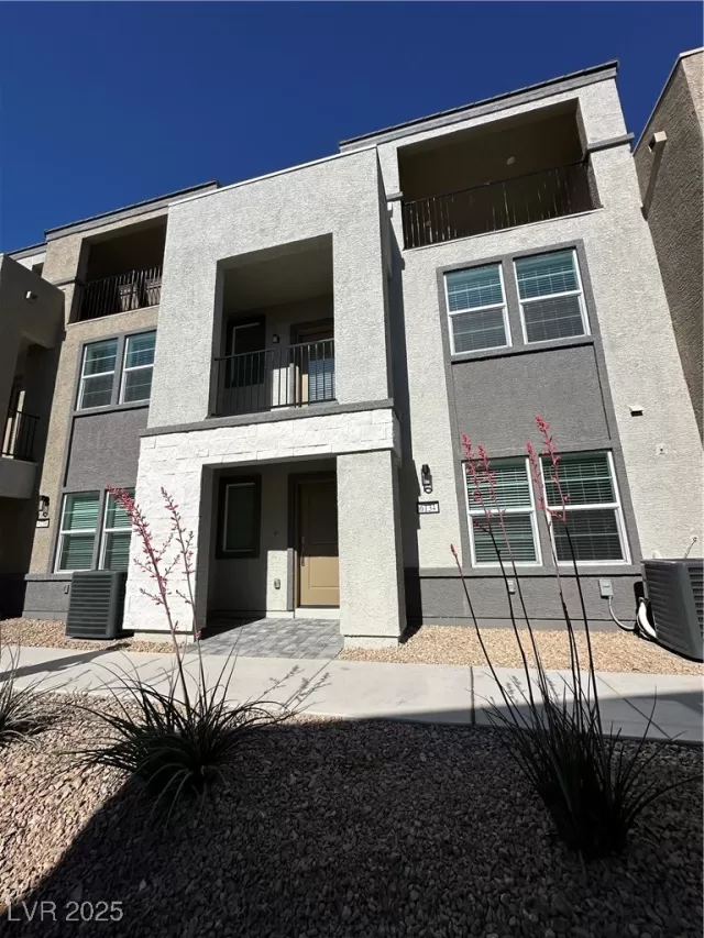 MLS: 2678882 Condo For Sale