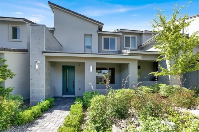 MLS: 2678889 Condo For Sale