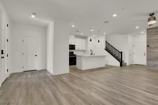 Photo #2: 2678889 Listing 