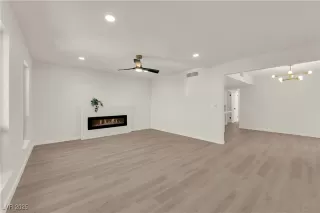 Photo #6: 2678893 Listing