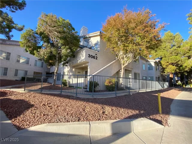 MLS: 2678904 Condo For Sale