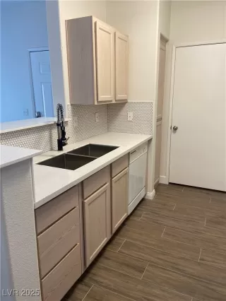 Photo #4: 2678911 Listing 