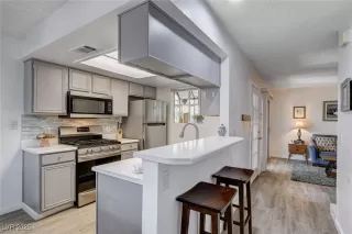 Photo #1: 2678945 Listing 