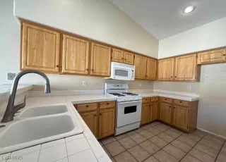 Photo #3: 2678950 Listing