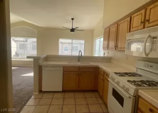 Photo #4: 2678950 Listing