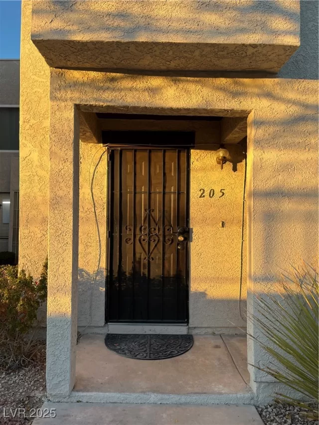 MLS: 2678968 Condo For Sale