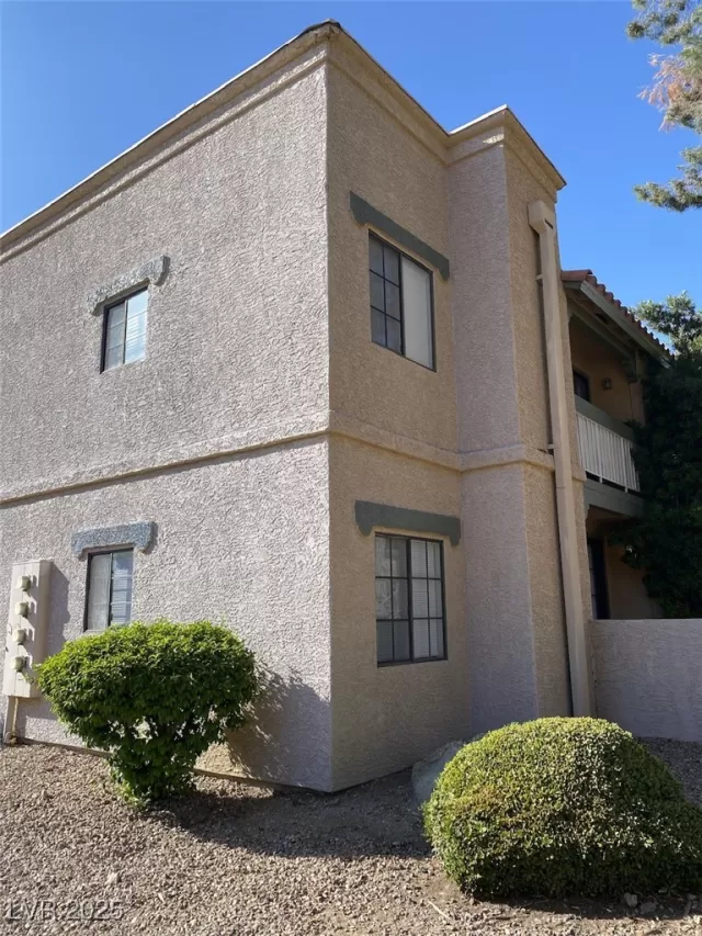 MLS: 2678983 Condo For Sale