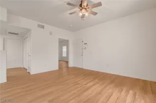 Photo #4: 2678984 Listing