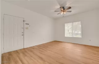 Photo #6: 2678984 Listing