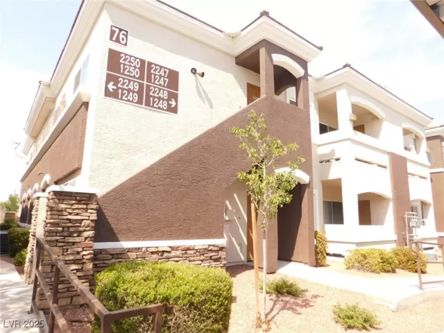 MLS: 2678986 Condo For Sale