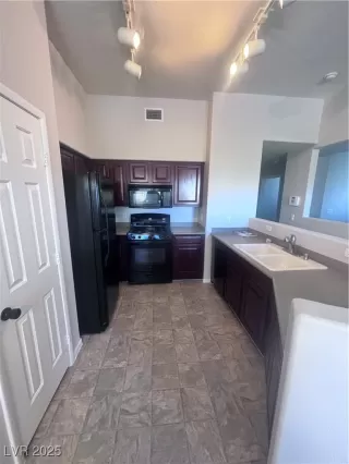 Photo #2: 2678986 Listing 
