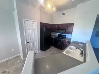 Photo #3: 2678986 Listing 