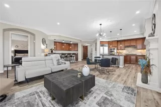 Photo #1: 2678987 Listing 