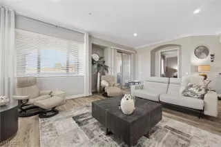 Photo #2: 2678987 Listing 