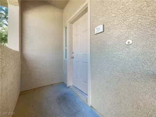 Photo #5: 2678995 Listing