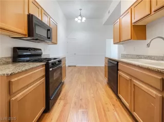 Photo #6: 2678995 Listing