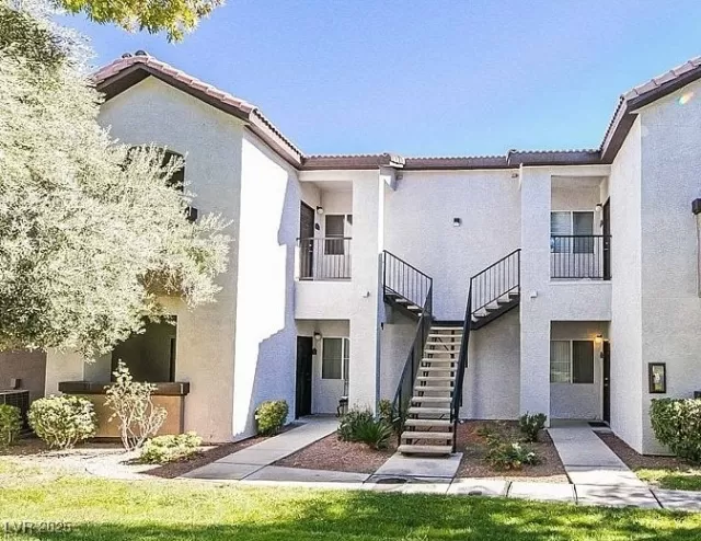 MLS: 2679011 Condo For Sale