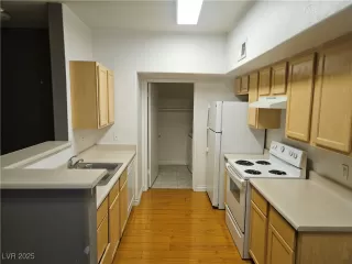 Photo #5: 2679011 Listing