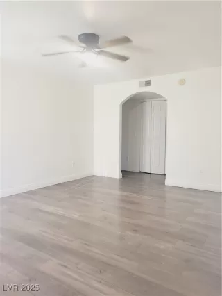 Photo #2: 2679034 Listing 