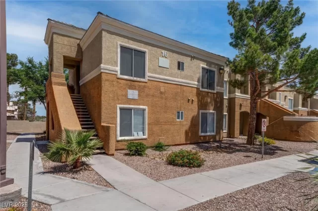 MLS: 2679039 Condo For Sale