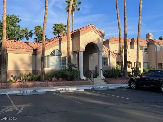 MLS: 2679066 Condo For Sale