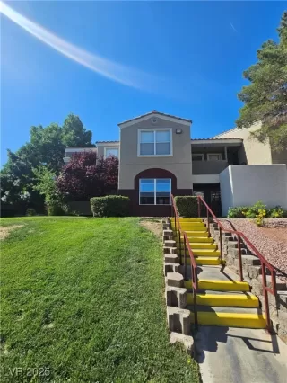 Photo #3: 2679068 Listing