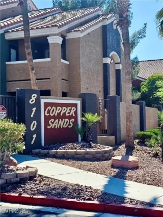 Photo #1: 2679089 Listing 