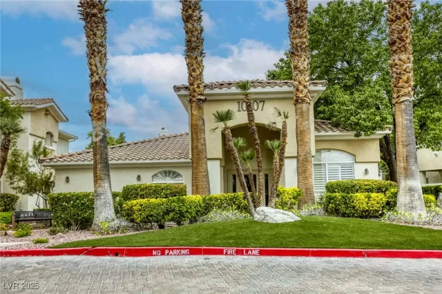 MLS: 2679122 Condo For Sale